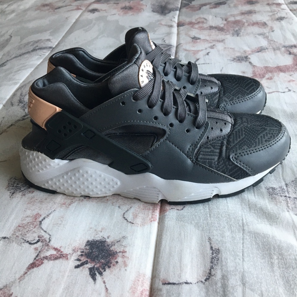 Grey Nike Huaraches!